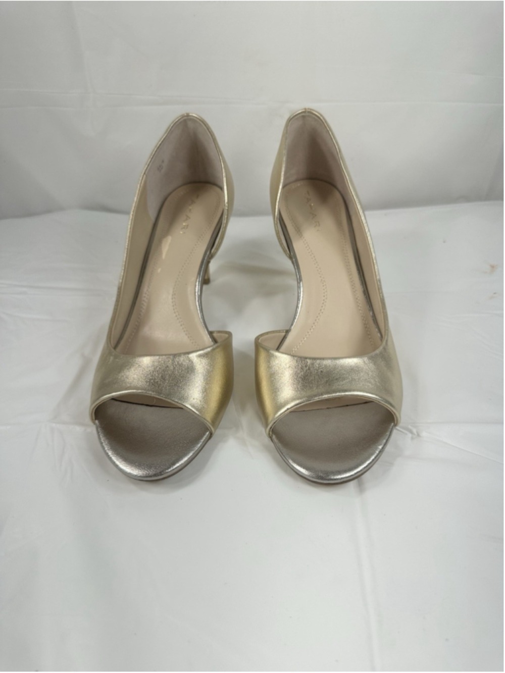 Tahari Race D'Orsay gold peep toe pump size 9M Elie Tahari luxury brand